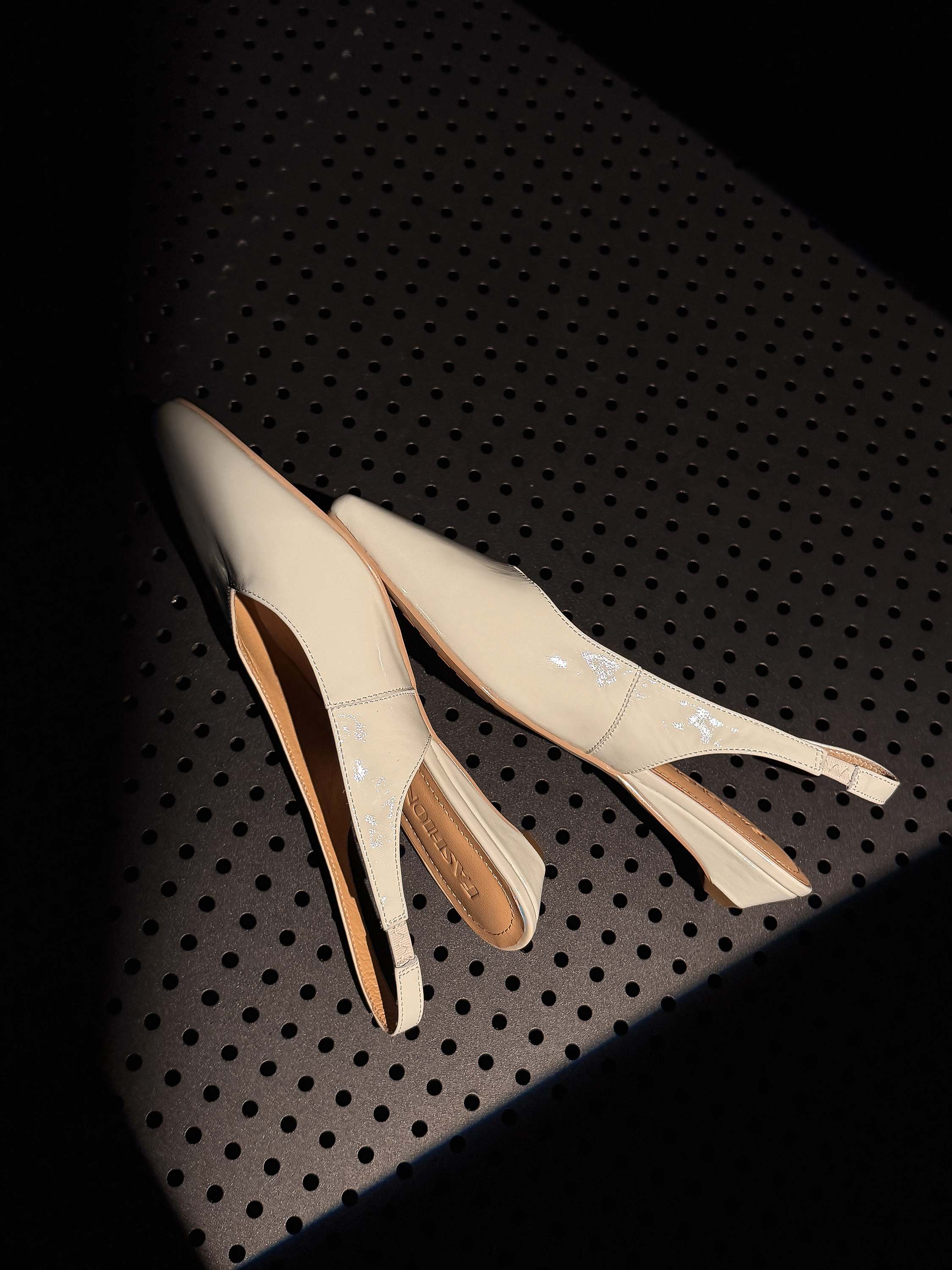 Escarpins élégants en cuir de  - Women'S Fashion Brands avis et prix